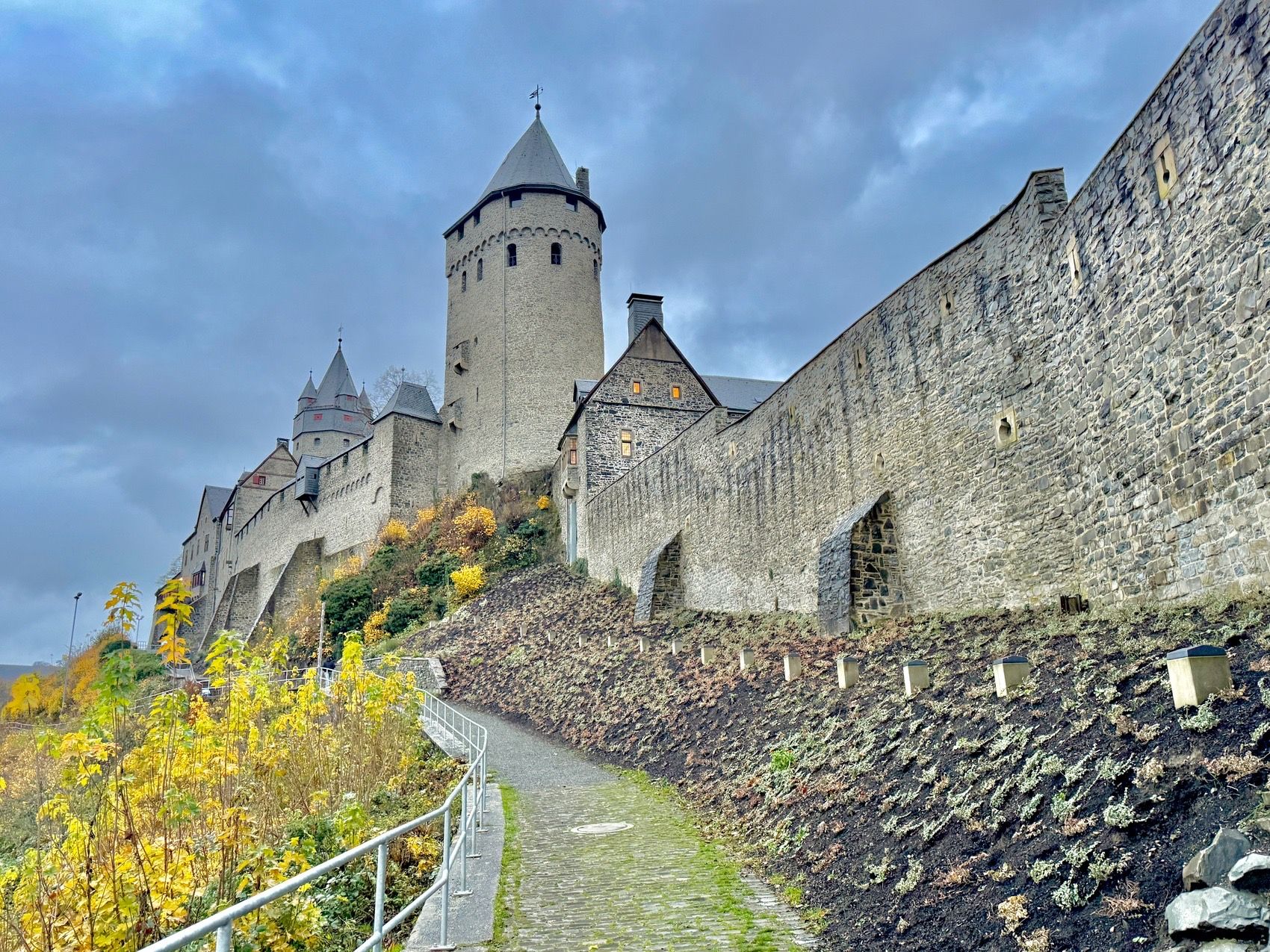 Rundweg um die Burg Altena